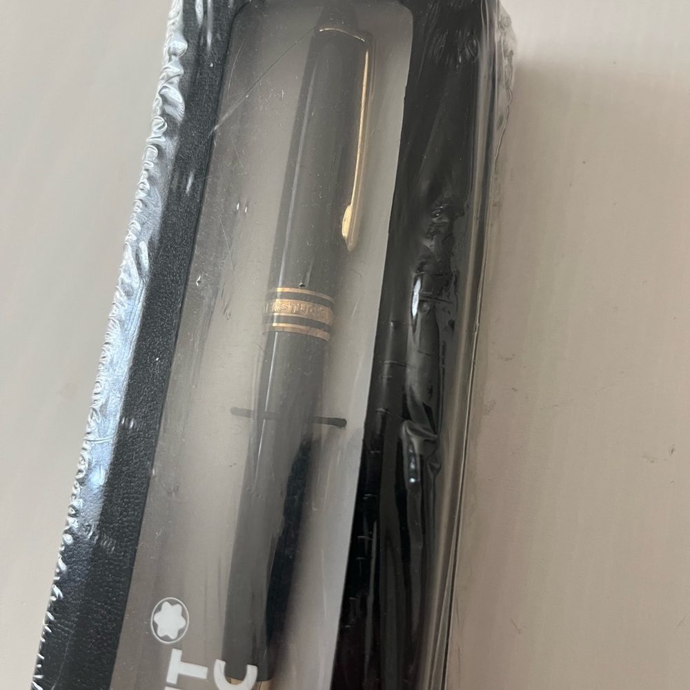 Montblanc Pen - Picture 11 of 11